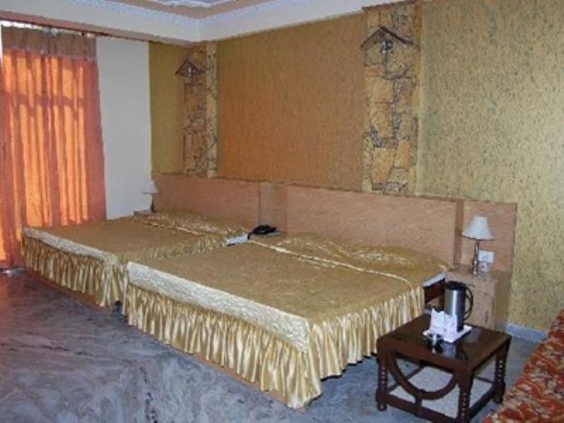 Brinjal Clarks Inn Haridwār Екстериор снимка